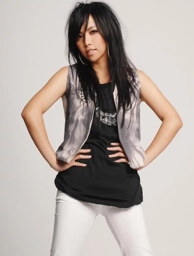 张惠妹新造型惊艳众人,这双漫画腿也是拉仇恨了