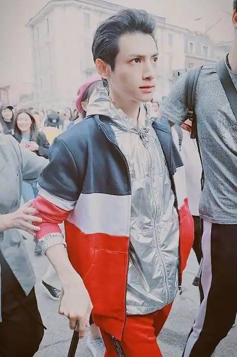 古装俏公子罗云熙也成"照骗"?