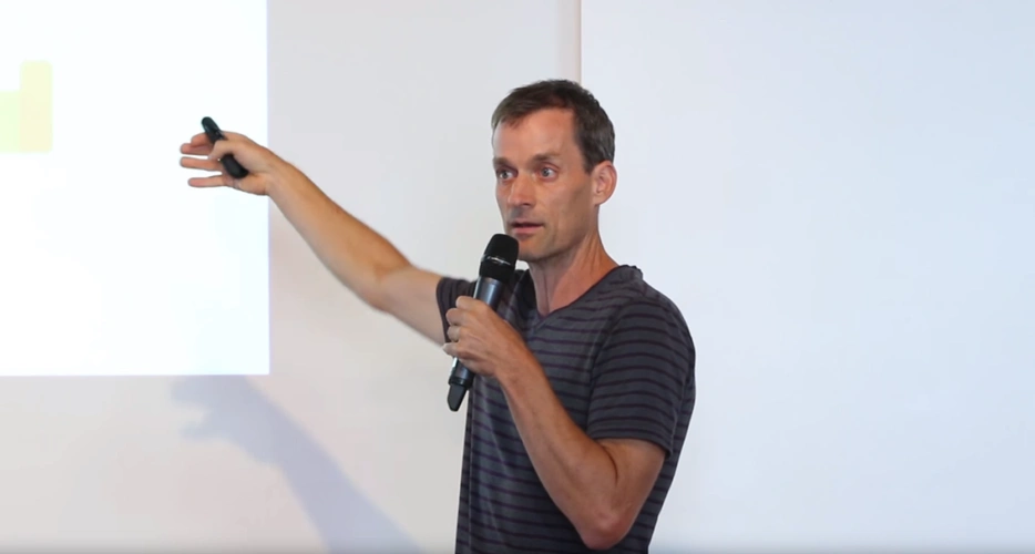 被指开除ai高级研究员谷歌大神jeffdean回应是她说不答应条件就离职