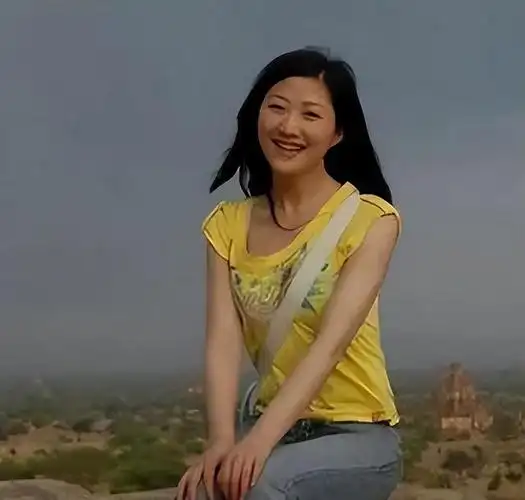 东方卫视杨蕾气质温婉优雅离婚后一直单身她不再相信爱情了