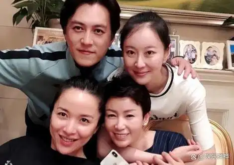 知名演员靳东:我这辈子最幸运的事情,就是娶了剧中的另一半李佳