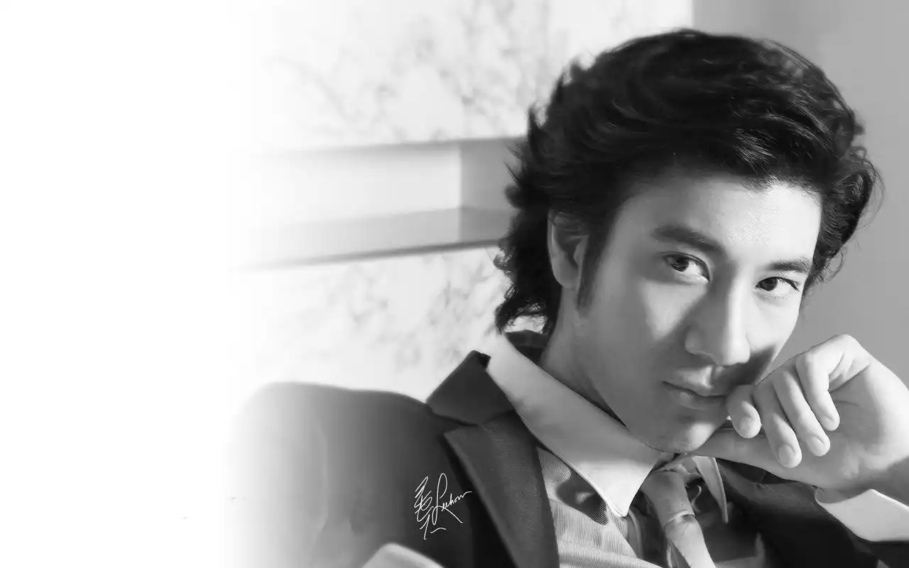 首页 桌面壁纸 王力宏帅气写真高清壁纸上一张下一张查看原图