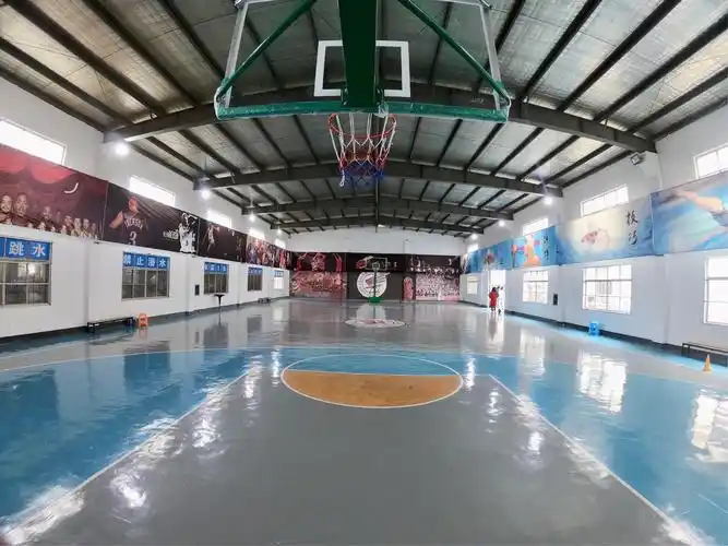 万飞教育标准室内篮球馆占地面积1300平方.