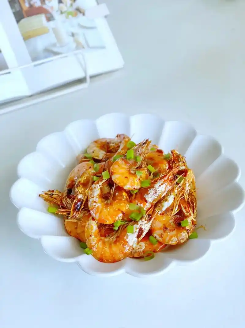 无油蒜蓉虾.大虾最好吃的做法!答应我一定要试试,无油蒜蓉烤 - 抖音