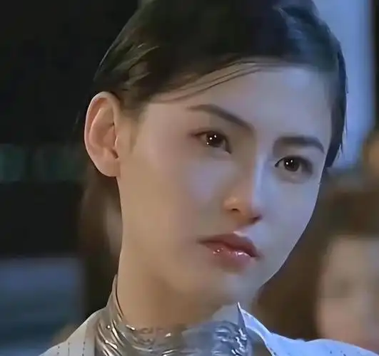 张柏芝素颜坐飞机这张脸从来没输过清纯得仿佛不食人间烟火