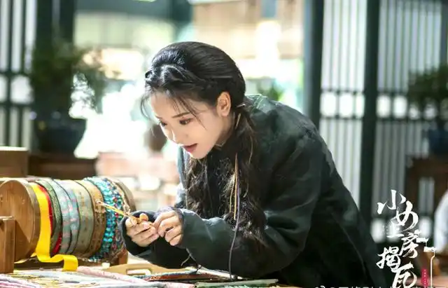 《小女上房揭瓦》热播,金雯昕古装俏皮灵动,坐拥两大男神