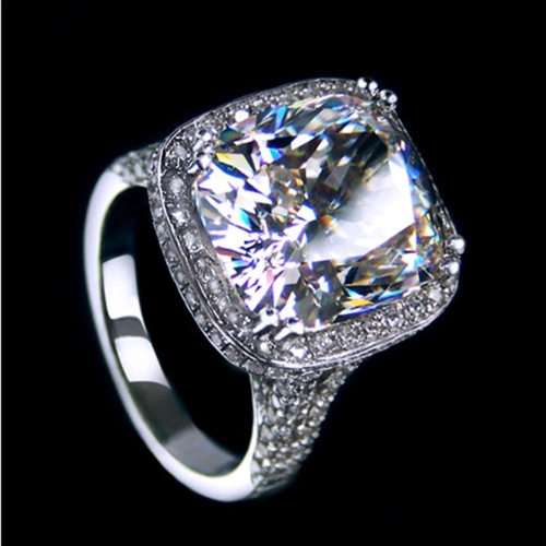 纯银镀铂金仿真8克拉钻戒超大款鸽子蛋钻石奢华公主方戒指女正品