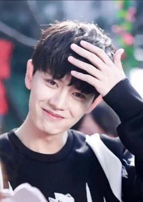 同是公布恋情,为何鹿晗人气急剧下降,任嘉伦却如日中天