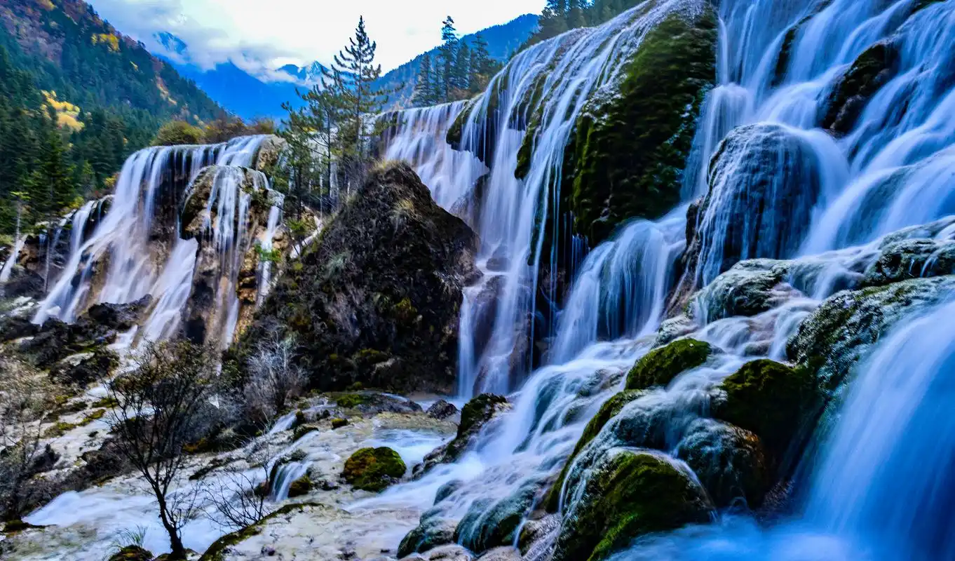 夏日闪光旅行家# 长白山不仅拥有神秘的天池,还有壮观的瀑布群.
