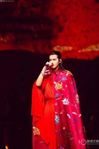 吃大碗宽面的吴亦凡拥戴什么表?