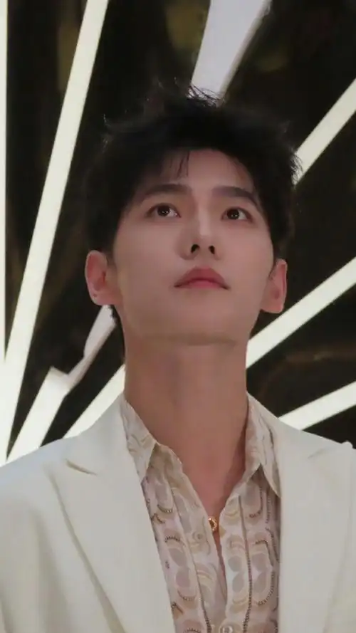 袁大帅给杨洋化妆