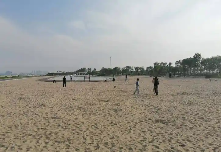 海边露营好去处:滨海新区"东堤公园"_旅游攻略_一路旅游网