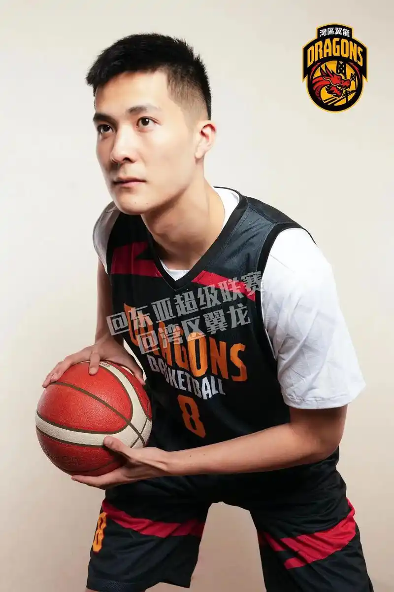 小周末的傍晚,送上一波小朱的照片!@朱松玮ray 祝大家周末愉快!