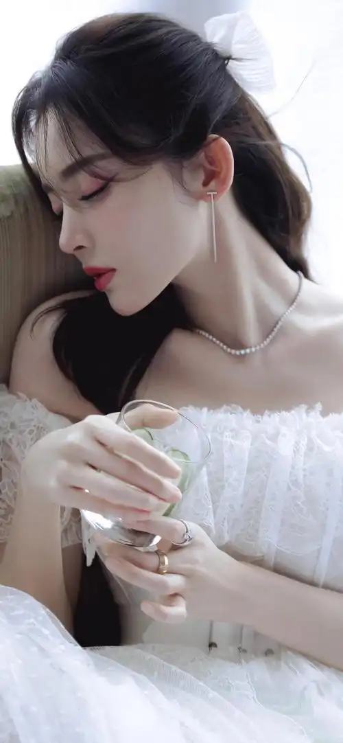 1/5下一页尾页时间:2021-07-27浏览:(1742)标签:古力娜扎格式:jpg