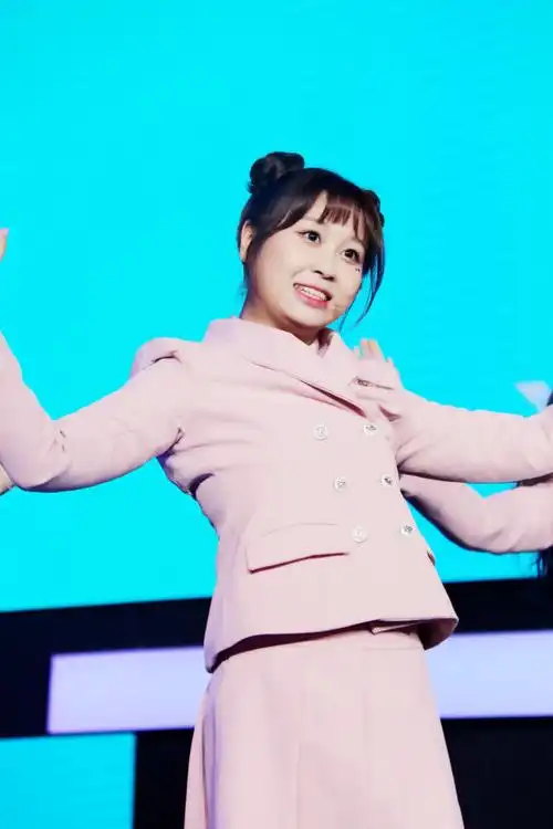 高秋梓图片 创造101高秋梓图片