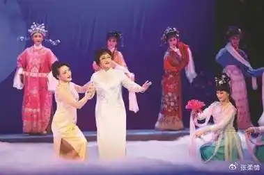 也正是"小家"安稳了,这一批女子越剧人才有了为"大家"服务,为"大家"