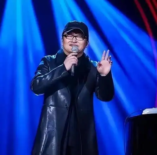 歌手刘欢和妻子相识9天就求婚身患疾病妻子仍不离不弃