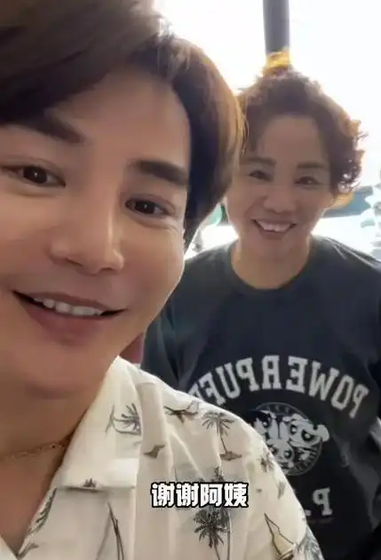 王霏霏带孙坚回老家!作风十分接地气,父母在村里建了房养老