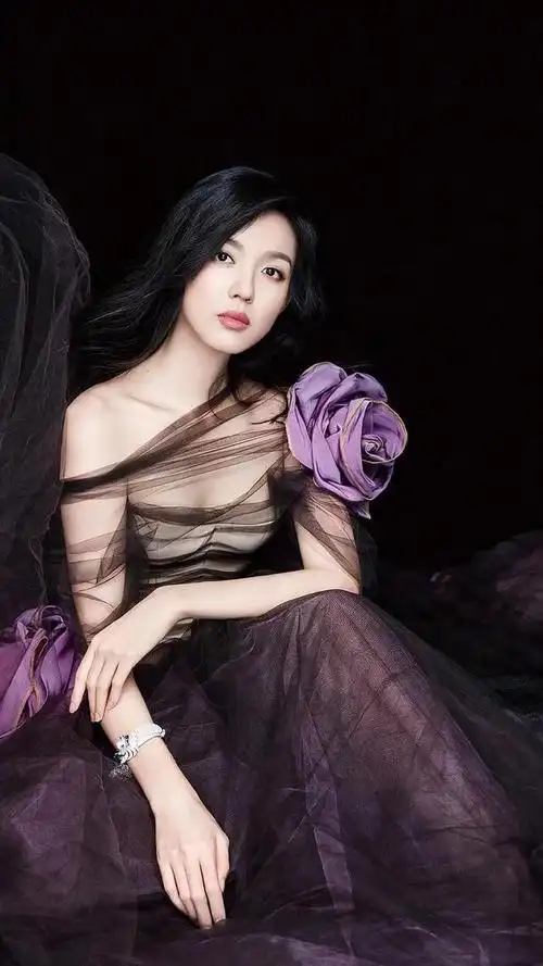 张梓琳美女写真1984年3月22日出生于河北省石家庄市模特影视演员