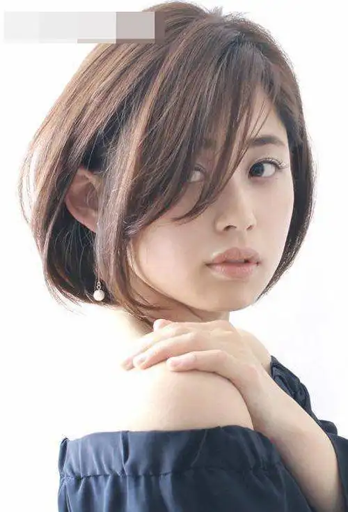 胖圆脸女生剪短发发型图片 万能短发让你变美无压力
