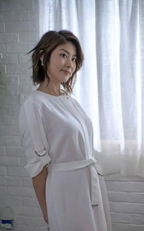 陈慧琳:美丽大方,一双大眼特别的漂亮!