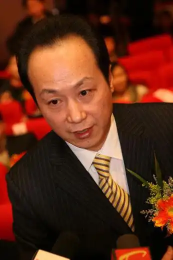 图文:2007中国播音主持"金话筒奖" 罗京出席