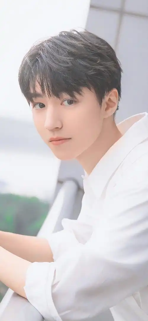 王俊凯清爽帅气高清手机壁纸