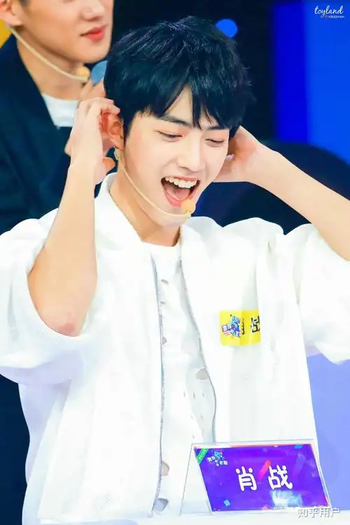 如何评价《创造101》第三次公演中肖战的表现?