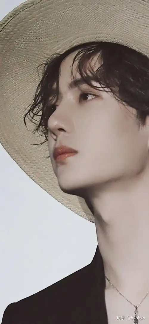 有没有乍一看王一博很惊艳的图? - 知乎