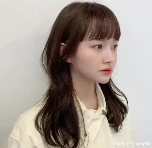 2020年最火发型漫画刘海 锁骨发减龄显脸小