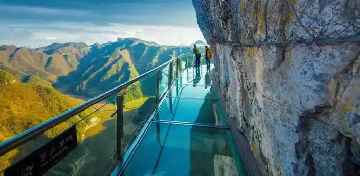 贞丰旅游又添新景点,这里建起一条玻璃栈道,可观赏北盘江峡谷风光