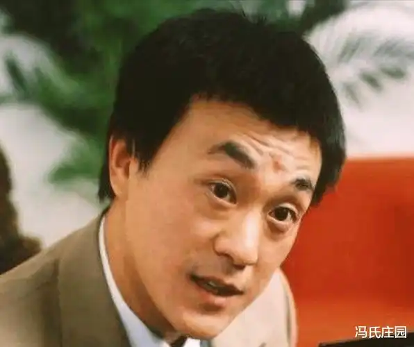 何冰29岁时,女同学请他吃饭:我马上快30了,要不然嫁给你怎么样?