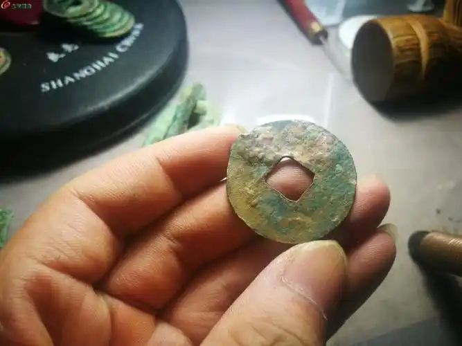 金皮秦半两一枚