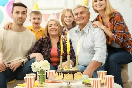 生日家庭图片