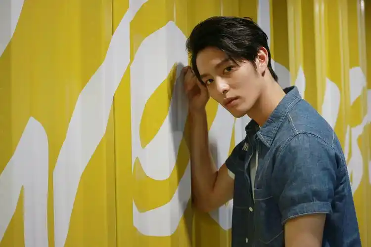 曹佑宁星期系男友写真曝光高颜值校草已上线