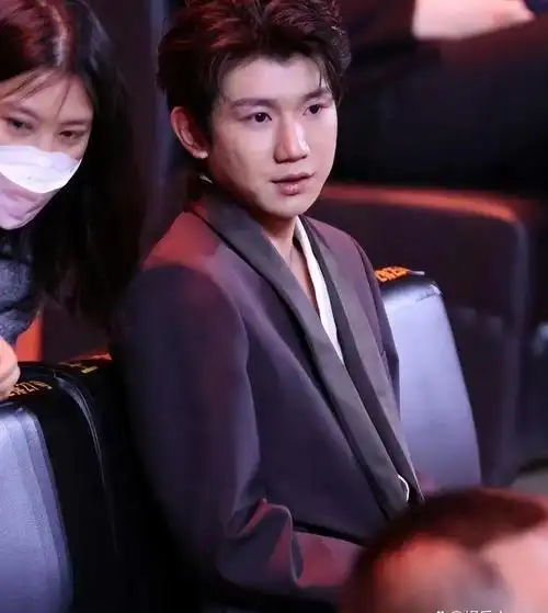 毕竟抽烟对皮肤的影响确实不小.