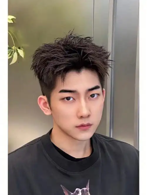 男士前刺发型