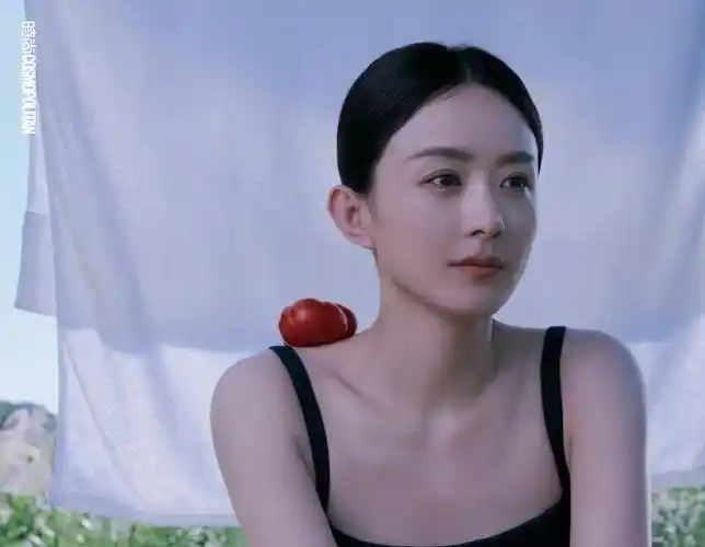 赵丽颖##时尚cosmo31周年刊