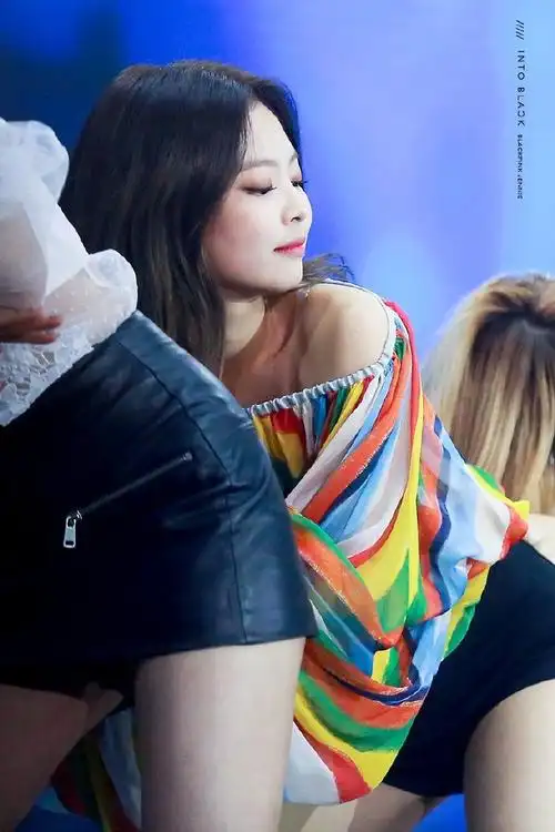 jennie飞天小魔女大片
