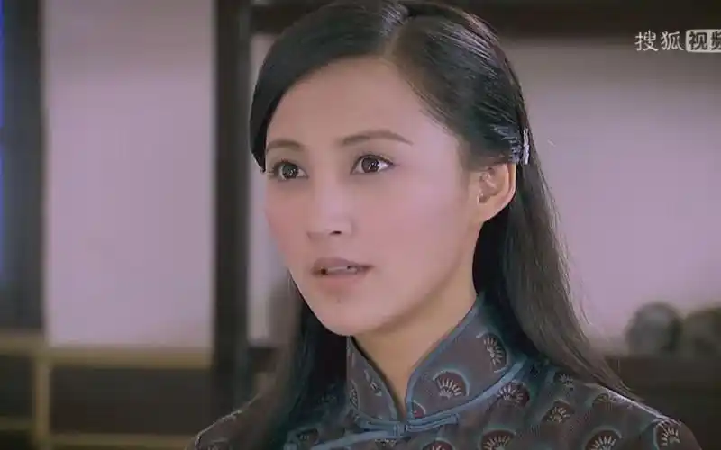 中国内地著名影视女演员,导演张歆艺小姐主演电视剧《风雨上海滩》