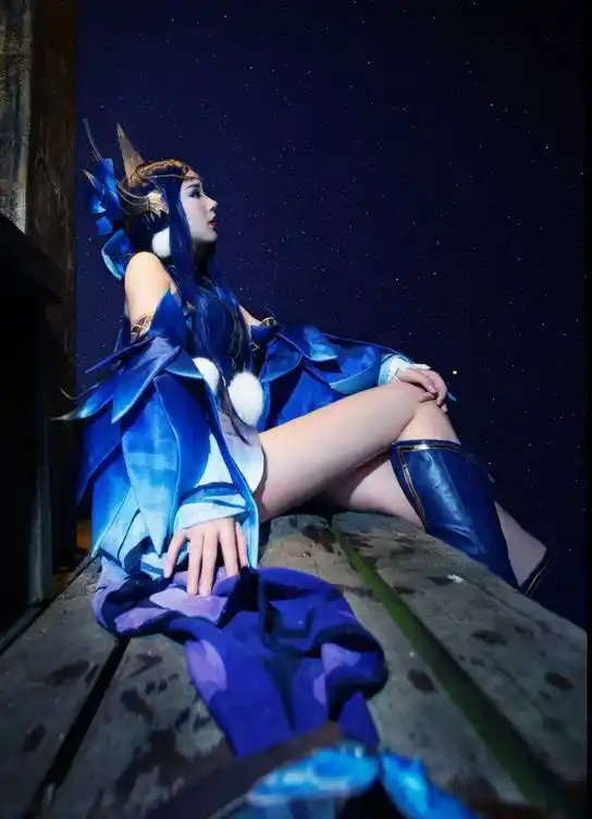 王者荣耀:小姐姐cos貂蝉,逆天大长腿完美还原,袖口细节满满