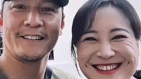 41岁贾玲与吴彦祖合照曝光,减肥后满脸皱纹,p图后变化明显