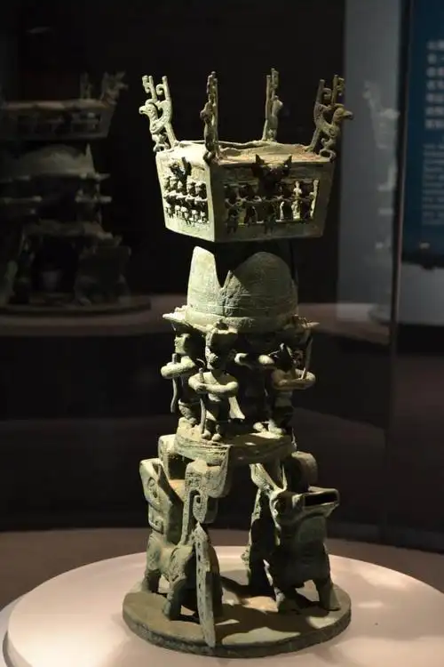 三星堆神秘国宝出土时碎成100多块修复竟用27年至今用途成谜