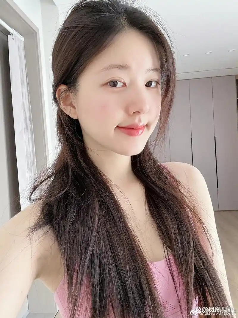 赵露思素颜健身照