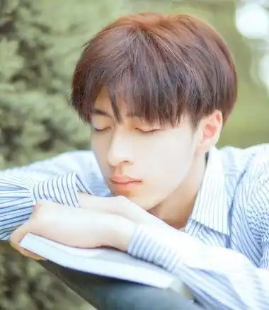 蘑菇头发型男图片(10款好看的蘑菇头短发)(9)