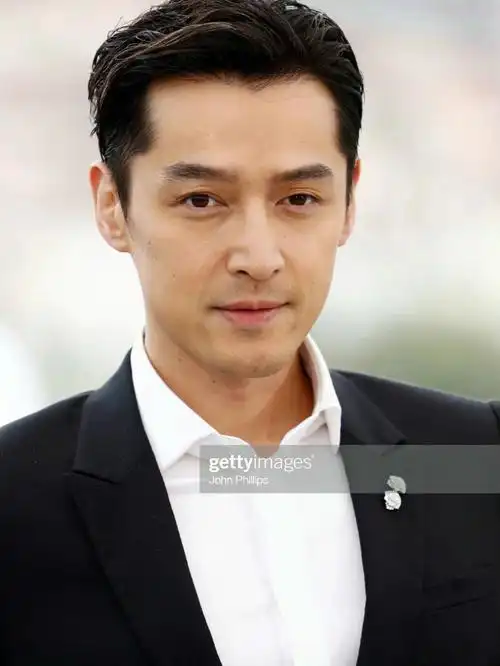 来看看老牌流量的真实颜值,帅气#胡歌  #男明星  #帅气