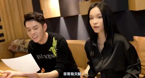 李佳琦发新歌上热搜,网友:唱成这样还是乖乖卖货吧!