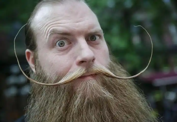 温哥华举行胡子选美大赛 女性也来参赛了