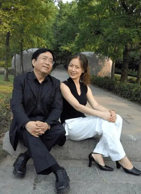 倪琳老公钱文忠(钱文忠,人称时尚先生,教授玩家,他为何对余秋雨,推崇