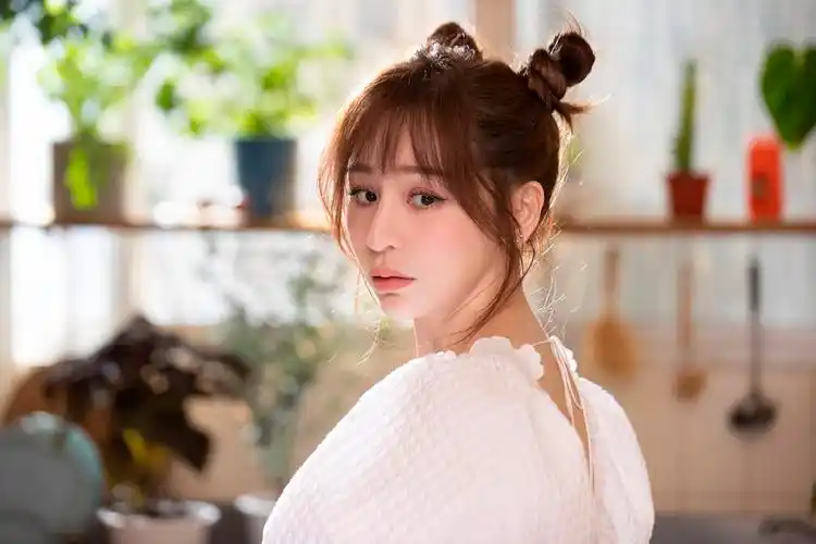 王心凌心灵的冒险mv今首播跑步机变行李输送带一秒出境神游世界各地